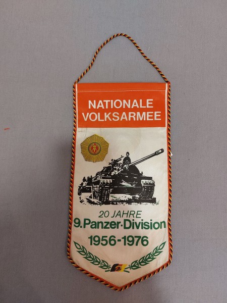 DDR Tischfahne/ Tischwimpel 20 Jahre 9.Panzerdivision 1956-1976