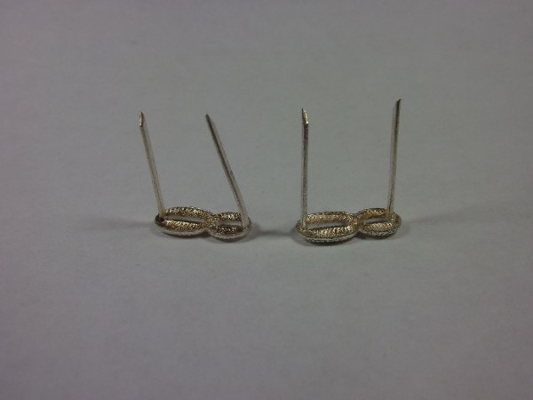 Schulterklappenauflage Zahl " 8 " gepunktet, silbern, 18mm