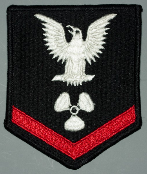 Armabzeichen für Jacken, Dienstgrad mit Laufbahnabzeichen, MM Machinists Mate, Petty Officer Third Class