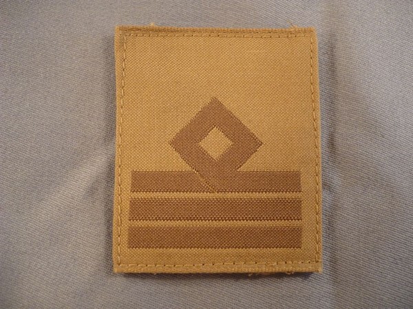Dienstgradabzeichen Hauptmann/ Capitano auf khaki