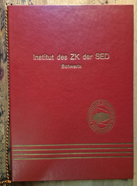 DDR Urkundenmappe Institut des ZK der SED Schwerin 31,5cm x 22,5cm