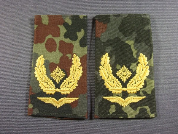 Rangschlaufen Brigadegeneral gold auf flecktarn mit Schwinge
