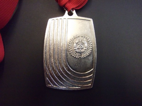 Medaille ASV - Armeesportvereinigung Vorwärts, grünes Mittelteil, silber 