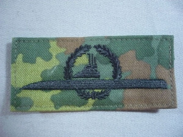 Tätigkeitsabzeichen U-Boot Personal schwarz auf flecktarn nachzählen !!!! 11-2019
