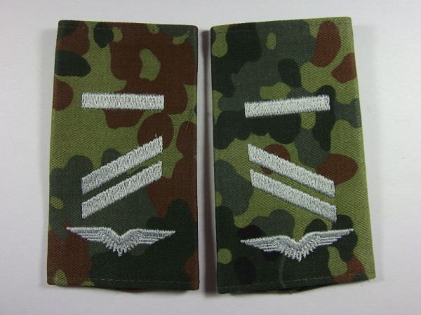 Rangschlaufen Obergefreiter UA weiß auf flecktarn mit Schwinge
