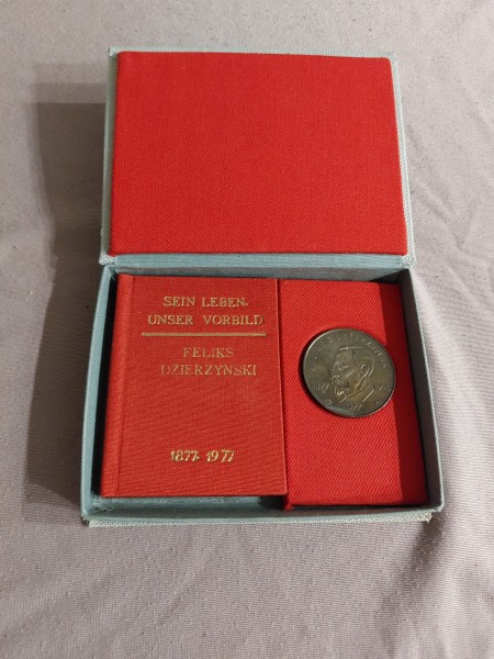 DDR NVA MfS Ehrengeschenk Wachregiment Berlin Feliks Dzierzynski