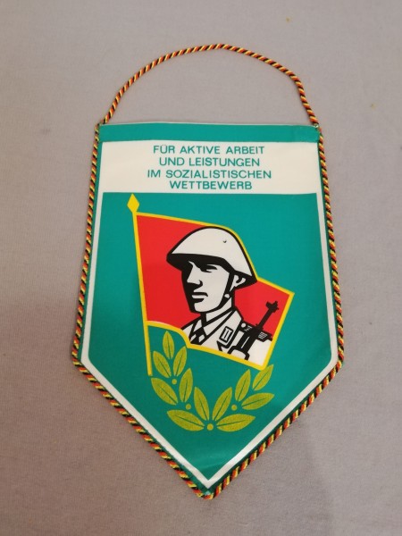 DDR Tischfahne/ Tischwimpel NVA Für aktive Arbeit und Leistungen