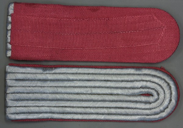 Schulterklappen, Panzer Truppen, Leutnant, mit Schlaufen, Neu