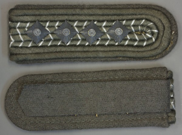 Schulterklappen, Luftverteidigung, Hauptmann, 4 Sterne in matt grau, mit Schlaufen, Neu