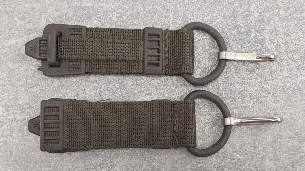 Bundeswehr Hänger Verschluss mit D-Ring und Karabinderhaken oliv