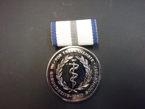 Medaille für Treue Dienste im-Gesundheits- und Sozialwesen in Silber Bild ist ein Muster!!!