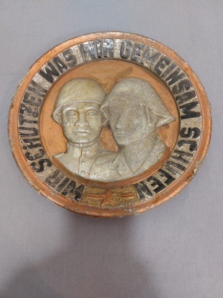 DDR Wandplatte NVA Wir schützen was wir gemeinsam schufen