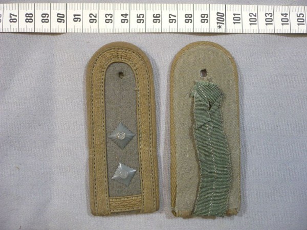 Schulterklappen, Landstreitkräfte, Oberfeldwebel, mit 2 grauen Sternen, mit Schlaufen, Neu