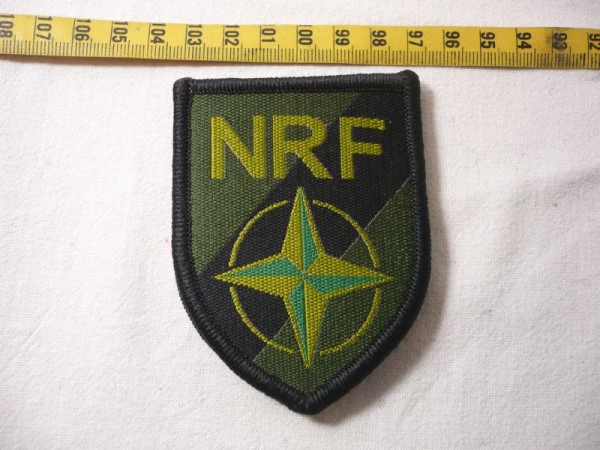 Verbandsabzeichen Nato Responce Force -NRF -, schwarz in oliv