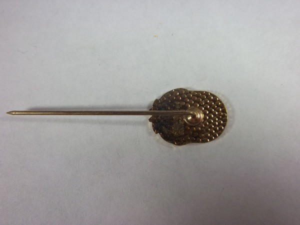 Allgemein: Anstecknadel, Oval, Gold, mit halben Kranz und DPG