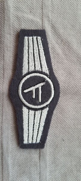 Tätigkeitsabzeichen Führungsdienstpersonal in silber mit silber maschinengestickt auf blaugrau