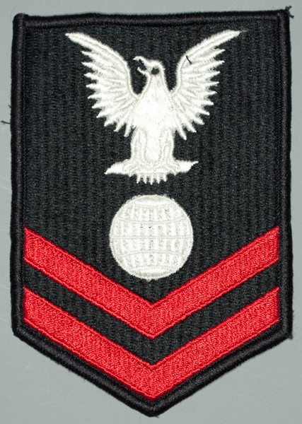 Armabzeichen für Jacken, Dienstgrad mit Laufbahnabzeichen, EM Electricians Mate, Petty Officer Second Class 