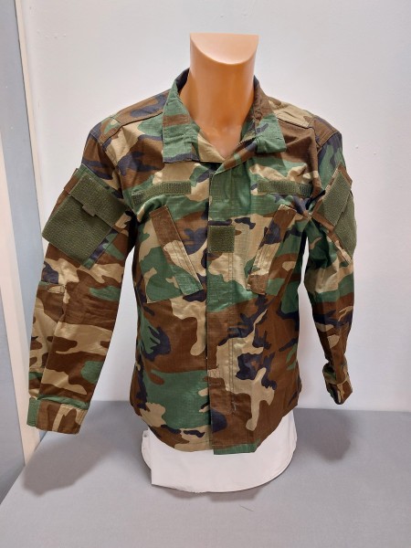 US Jacke Feldjacke ACU Army Combat Uniform Woodland Größe MR