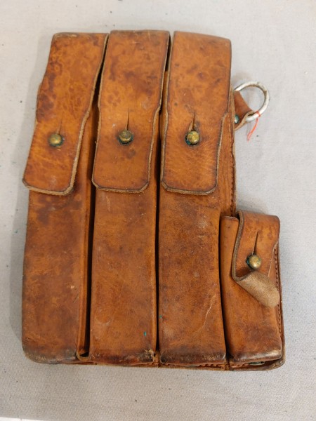 Wehrmacht Magazintasche für 3 Magazine und Lader MP40 braunes Leder